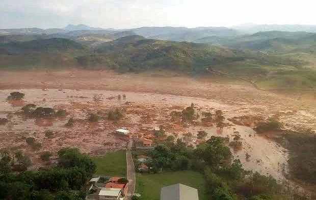 Токсични води заляха град в Бразилия