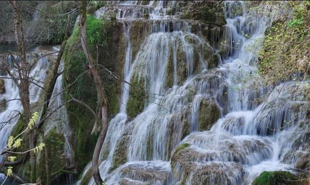 И през нощта спасители ще издирват затрупаните край Крушунските водопади