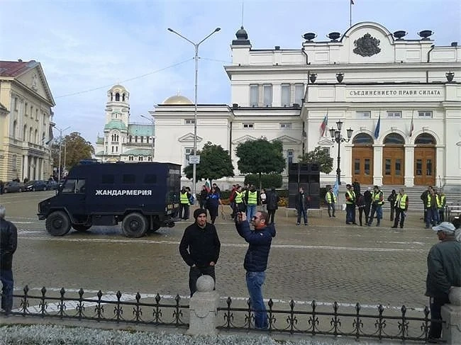 10 са арестуваните провокатори на протеста 
