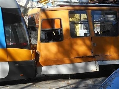 14 души са пострадали при катастрофата на трамваите. Променят движението на линии 1, 6 и 7 