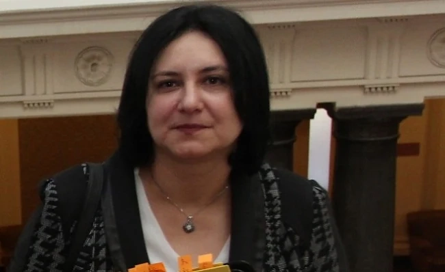 Съдът глоби с 300 лева шефката на ЦИК 