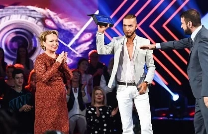 Ернестина се надувала на Джино 
