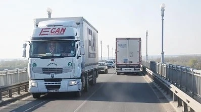 Километрична колона на Дунав мост 2