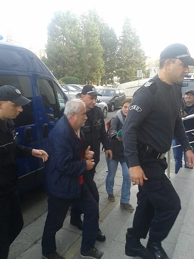 Пет бона е гаранцията на Маевски приземил самолет заради \