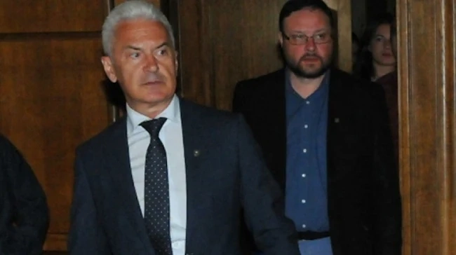 Съдът решава дали Сидеров и Чуколов влизат в ареста