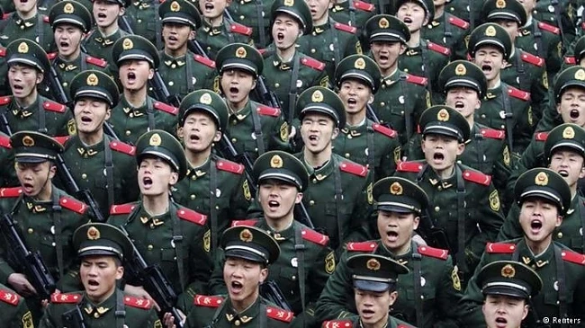 Китай подготвя военни да се бият с терористи 