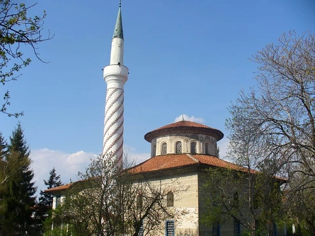 Италия закрива нелегалните джамии