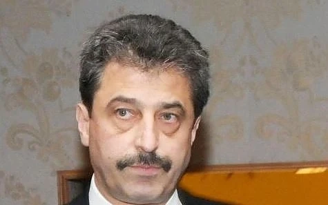 Запорираха имуществото на Цветан Василев