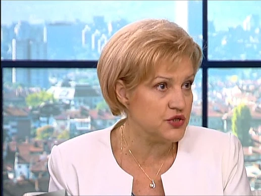 Менда Стоянова: Трябва да има високи такси за паркиране в София