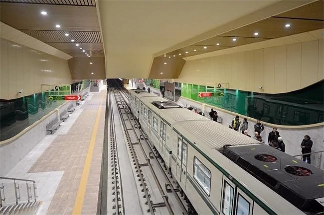 Експлозия в метрото в Токио, петима ранени