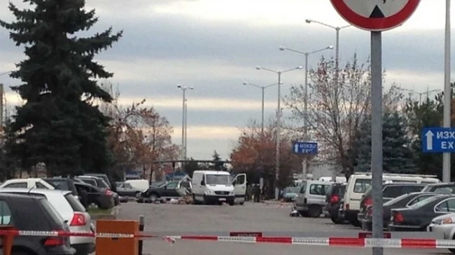 Днес каца един от хората изоставили съмнителния бус
