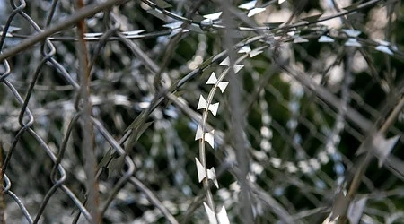 Финландия затваря границата за бежанци