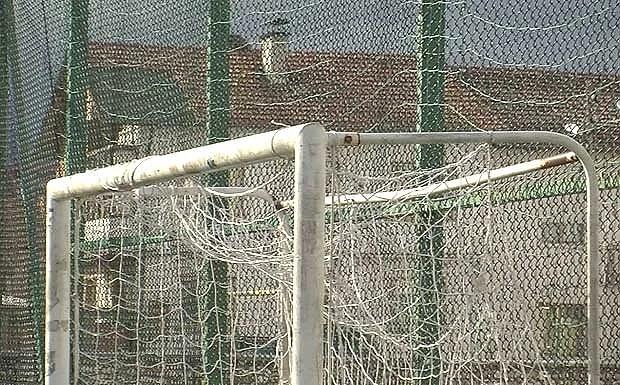 Утре погребват момчето което загина след падане на футболна греда върху главата му 