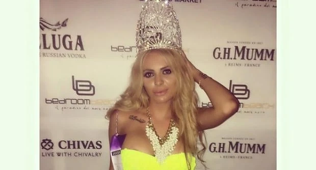 Мис Силикон 2015 празнува рожденият си ден в кухнята 