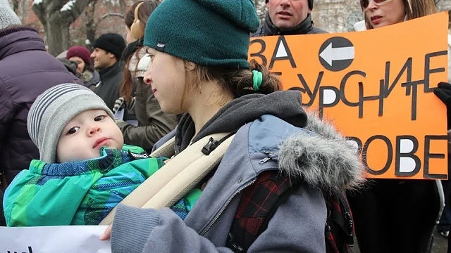 Родители от 20 български града протестираха