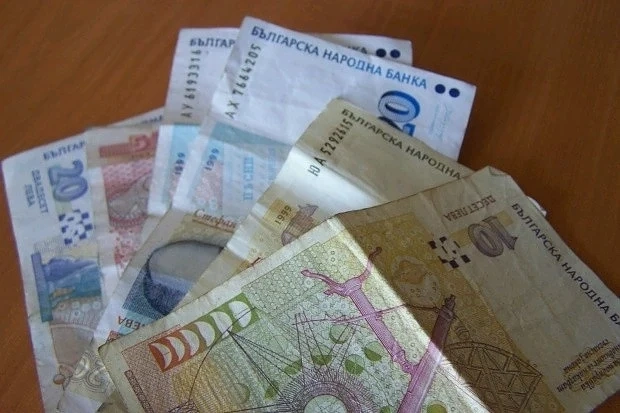 Трети сме по ръст на заплати в ЕС
