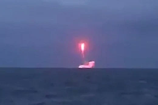 Руска подводница изстреля междуконтинентална ракета 