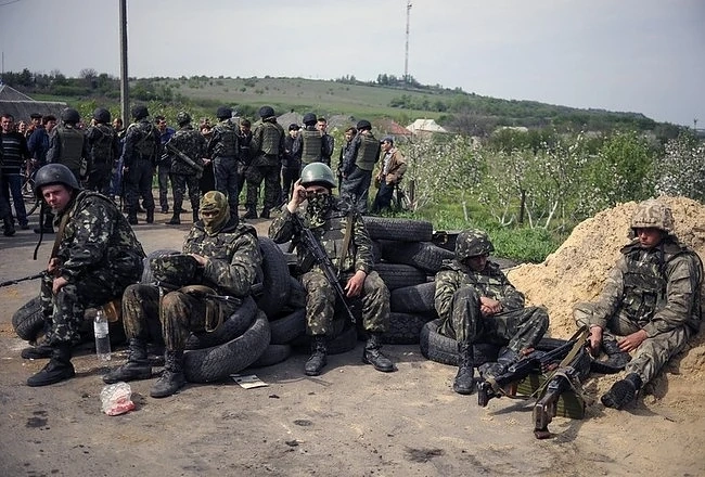 Украински военни стреляха в донецка област 