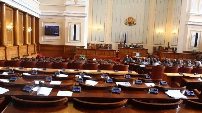 Депутати отказват да си плащат сметките за ток и парно