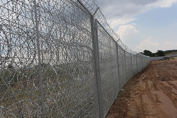 Оградата по границата ни с Турция ще е готова през 2016 година