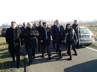 Тримата съпредседатели на ДПС се разминаха с Лютви Местан край Могиляне