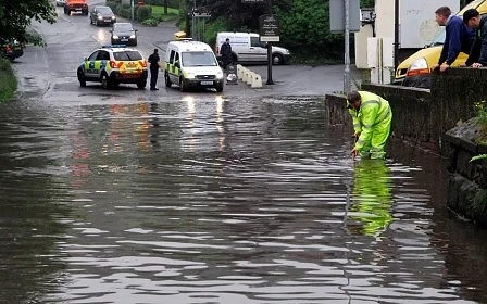 Водната стихия в Северна Англия продължава 