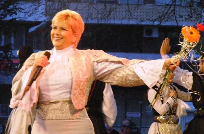 Николина Чакърдъкова във война с Веско Маринов 