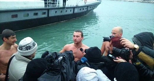 24-годишен извади кръста във Варна