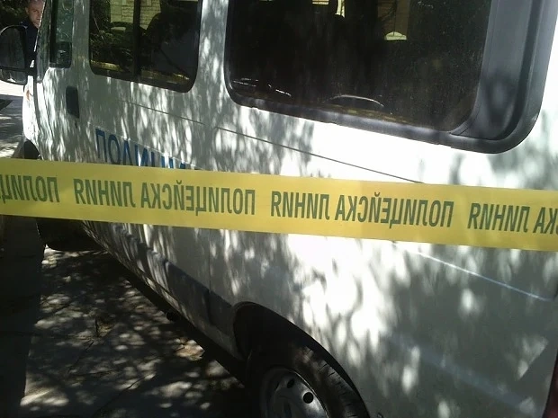 Откриха прострелян мъж в \