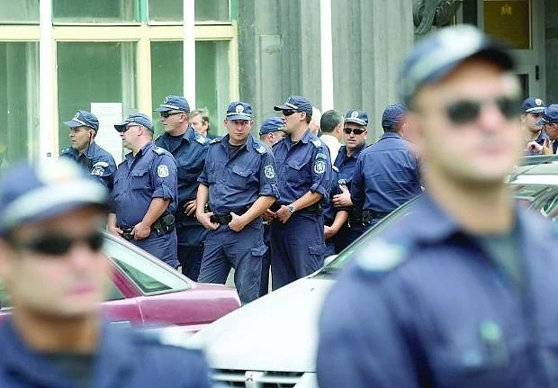 Вместо 20 заплати при пенсия на полицаи ще получават 10 