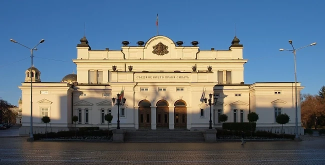 НС прие Закона за отбраната и въоръжените сили на първо четене  