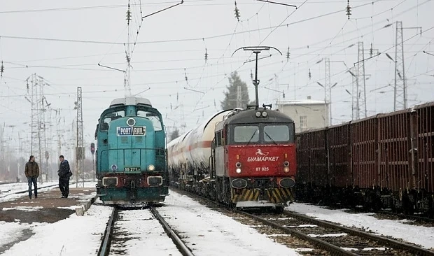 Вижте къде спряха влаковете