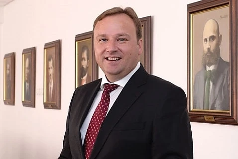 Емил Димитриев заема поста служебен премиер на Македония 
