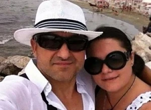 Зуека хвърля 9 бона за училището на дъщеря си 