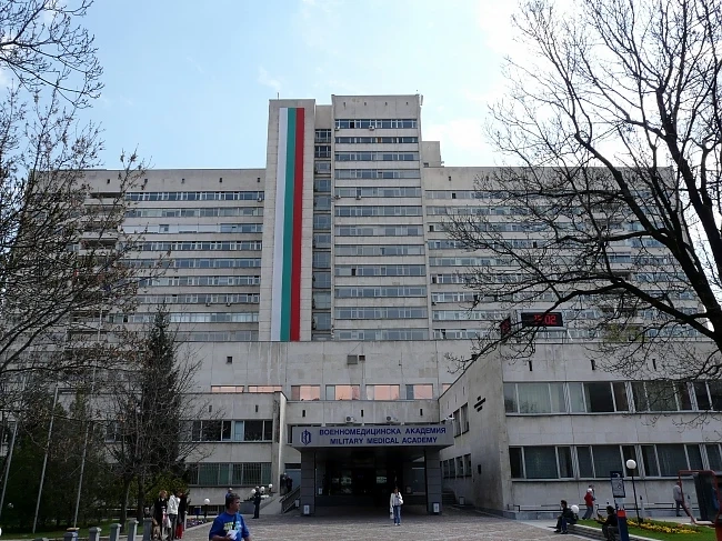 Клиника към ВМА се сдоби с уникална за България апаратура