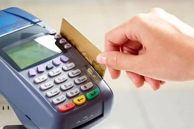 Банкер: Хартиените пари ще изчезнат след 10 години