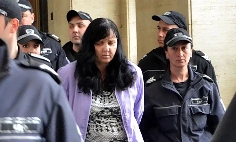 Родителите на битото от акушерка бебе предявиха иск за 400 хил. лв. 