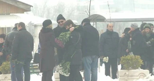 Над 300 души изпратиха 17-годишната Ралица