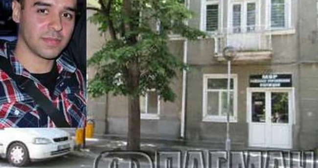 Млад мъж записва с телефона си карнобатските ченгета   
