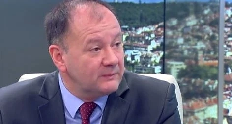 Миков: Има провал на политиката в образованието. Кунева няма да се справи