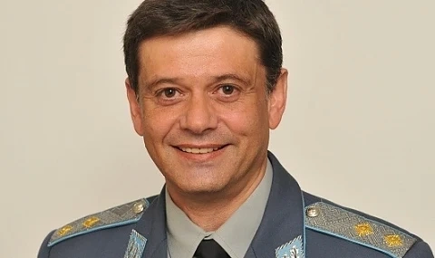 Министерски съвет предложи Константин Попов за шеф на отбраната