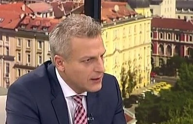 Москов: Има драматично и потно съревнование между опозицията