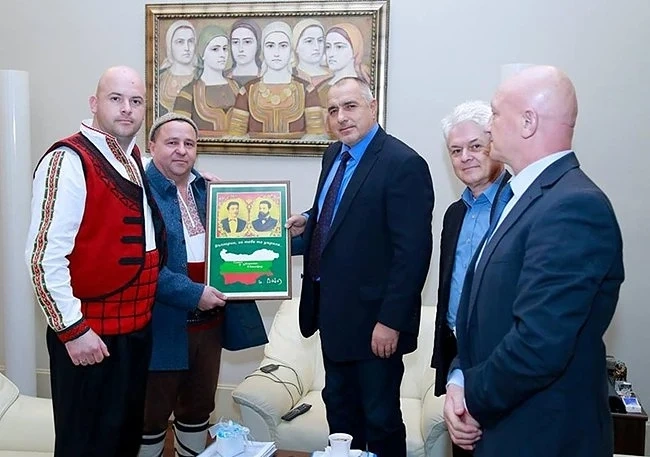 Борисов гарантира пред кметове, че няма да има компромиси с историята