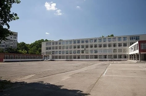 Училище ще пуска химна два пъти седмично