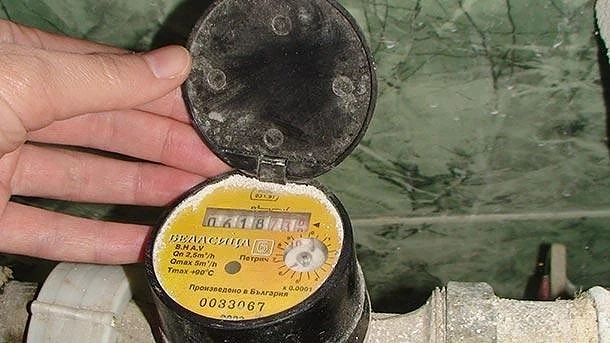 Плащаме надути сметки за вода заради стари водомери
