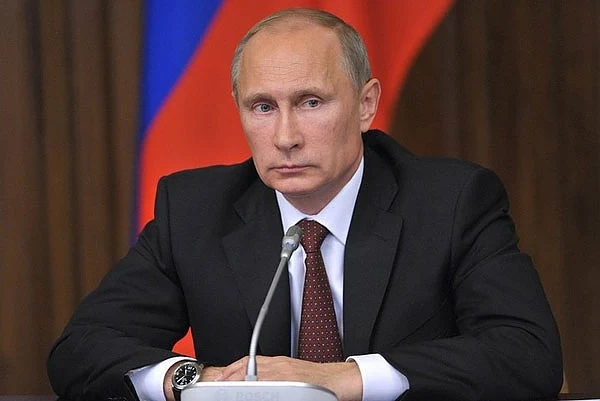 Путин уволнил 10 генерала