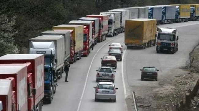 20 км е била опашката от ТИР-ове от гръцка страна 