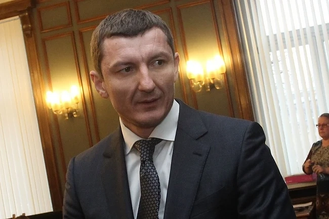 Орхан Исмаилов остава заместник-министър на отбраната