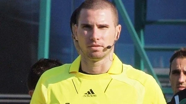 УЕФА прати българин да свири на Барселона