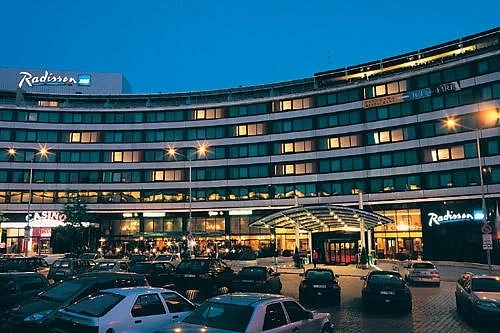 “Радисън” става InterContinental